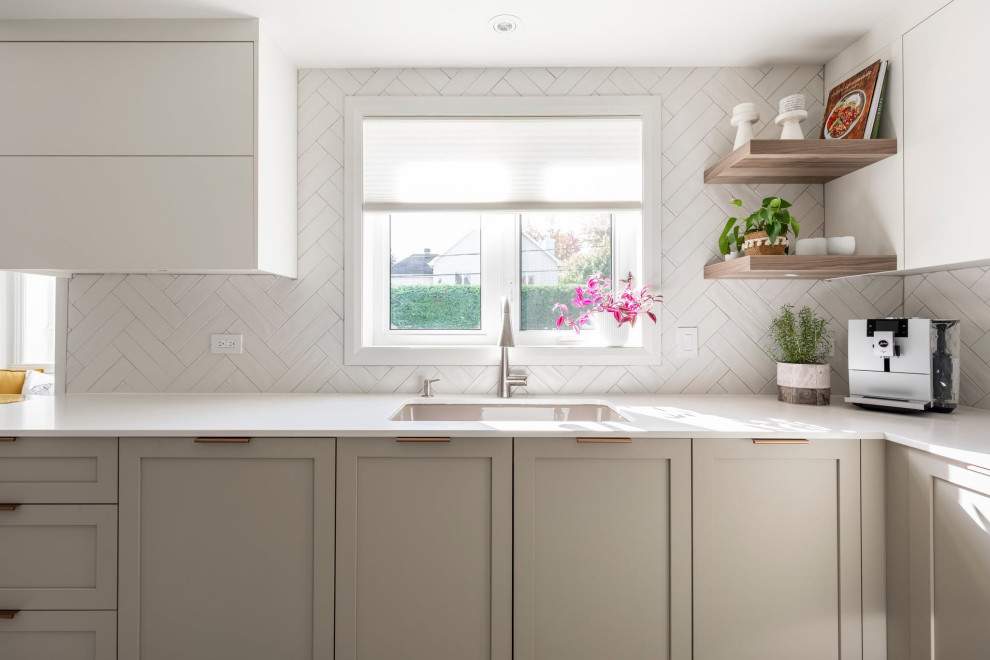 Bright Transitional Kitchen Blainville
