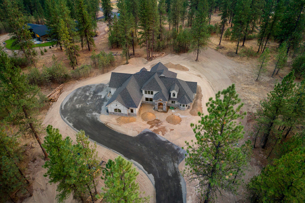 Transitional home design photo in Seattle