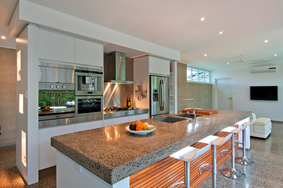 Tropical kitchen in Cairns.