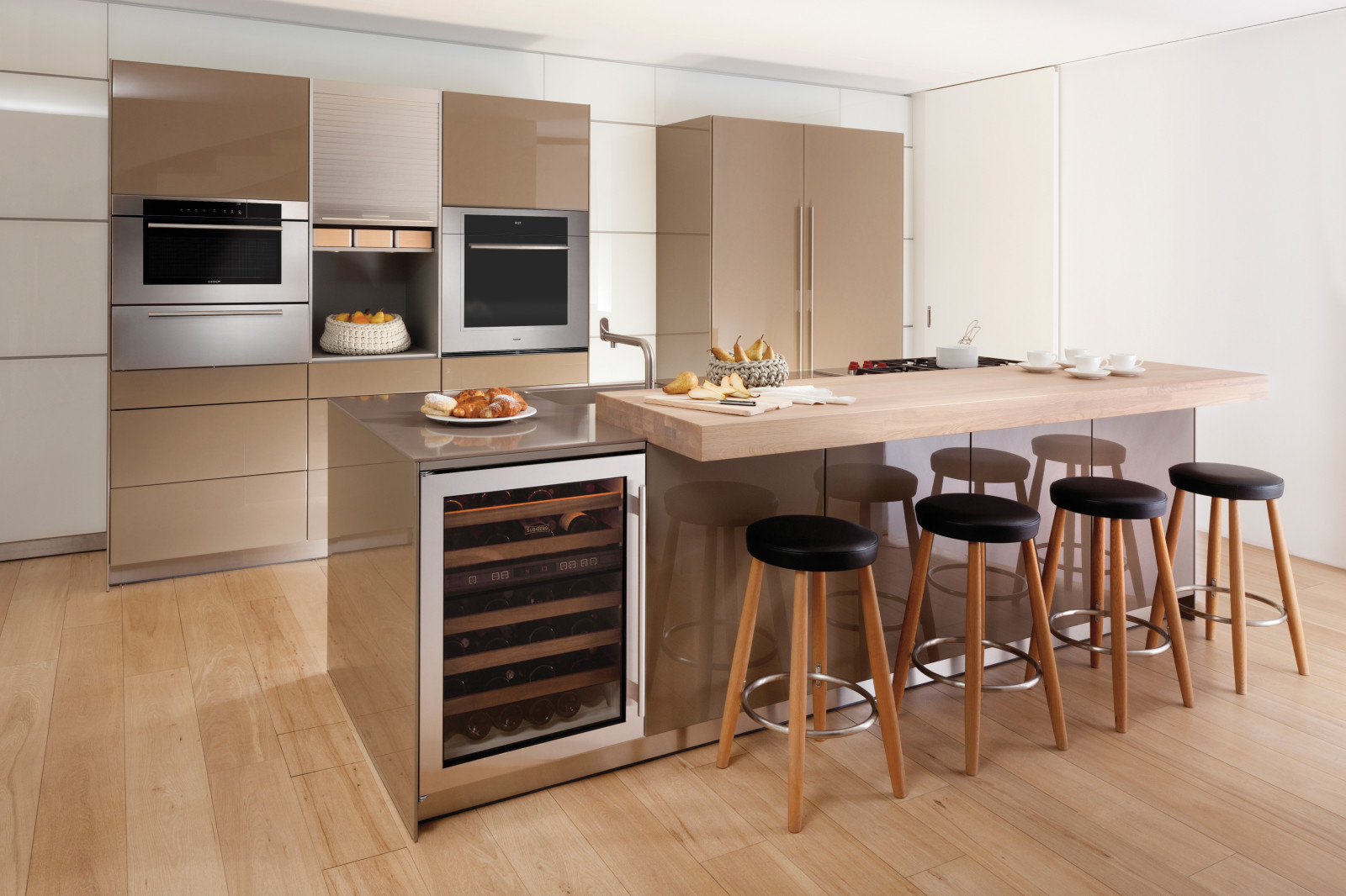 Винные шкафы в интерьере