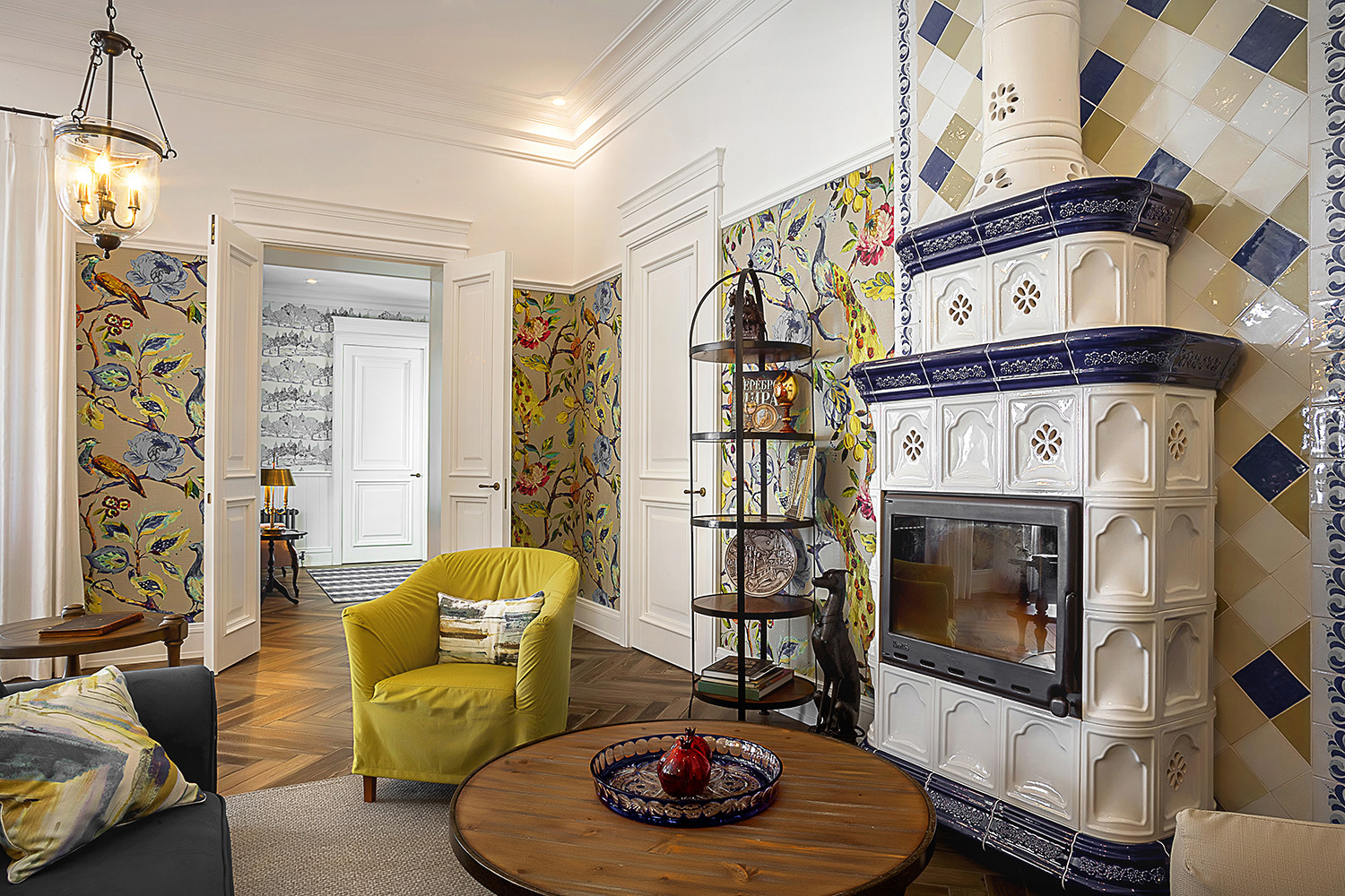 Каминная "Деревенский шик с историей"