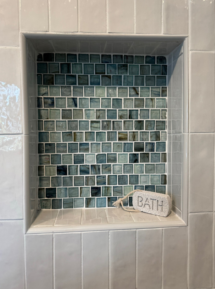 Stacked Tile Master Bathroom in El Cerrito