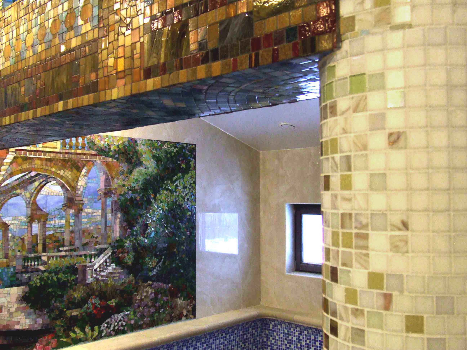 Оформление бассейна в частном доме.