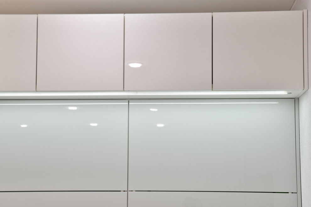 Глянцевая кухня модерн