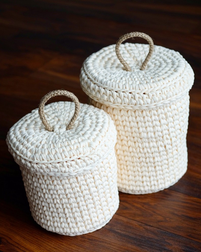 Вязаные корзинки