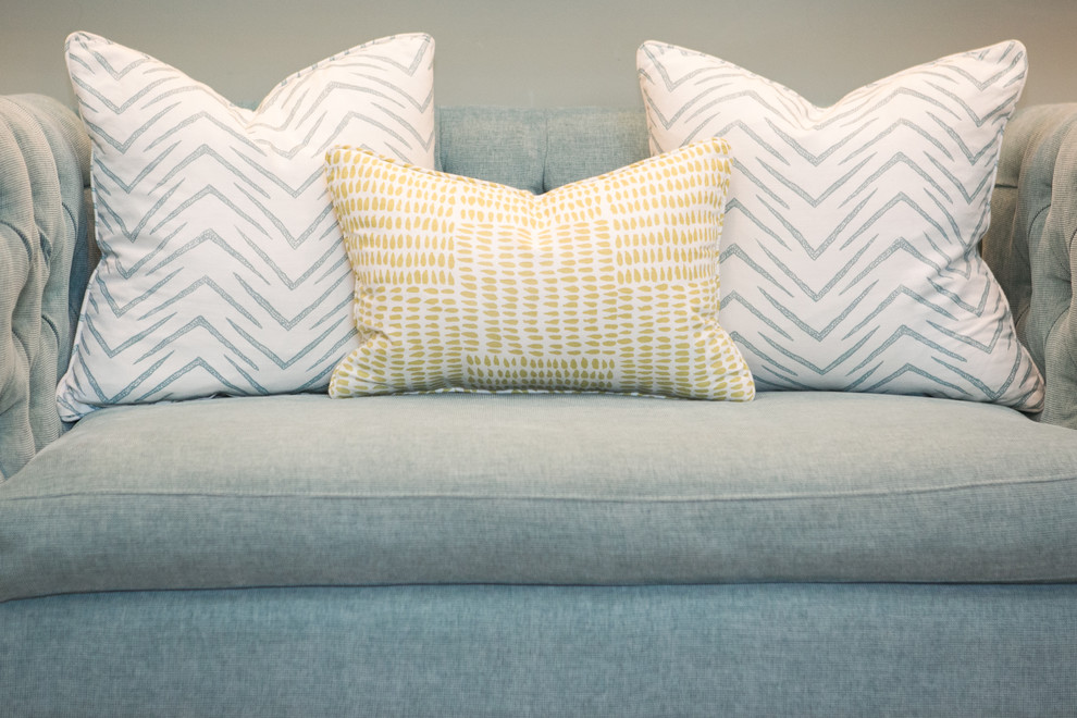 Example of a transitional home design design in Raleigh