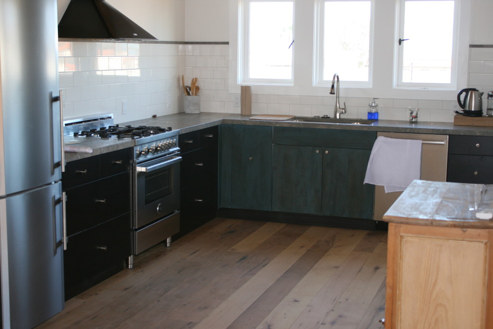Mountain style kitchen photo in Orange County