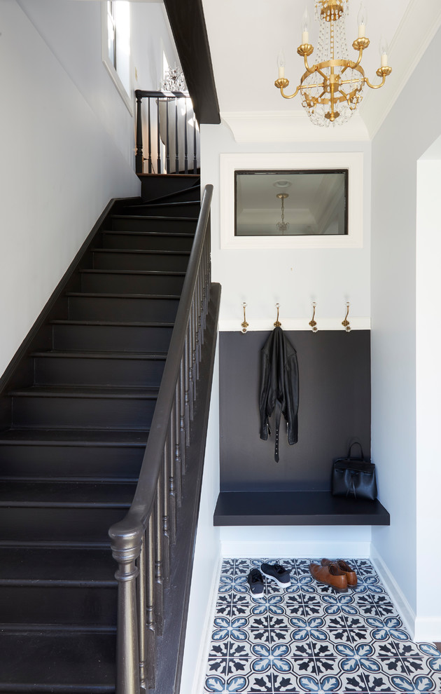 Example of a transitional home design design in Chicago