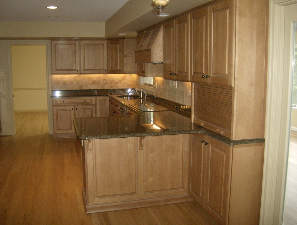 Kitchen - rustic kitchen idea in Baltimore