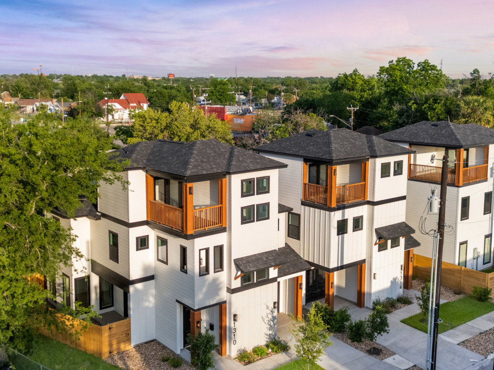 1310 S Mesquite