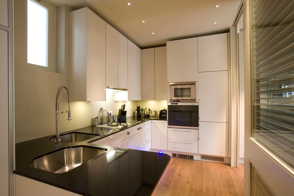 Photo of a contemporary kitchen in Berkshire.