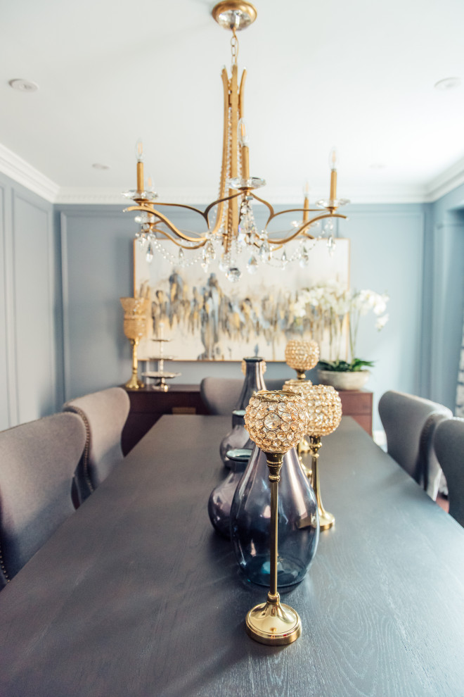 Inspiration for a transitional home design remodel in Toronto