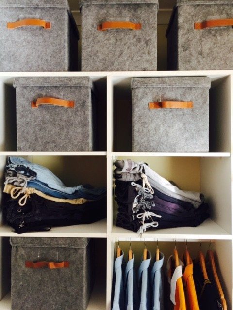 Design ideas for a mid-sized contemporary kids' room for boys in Sydney.