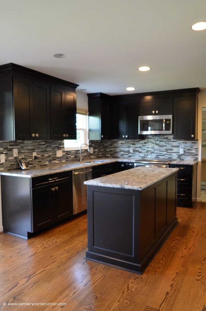 Kitchen - transitional kitchen idea in Cincinnati