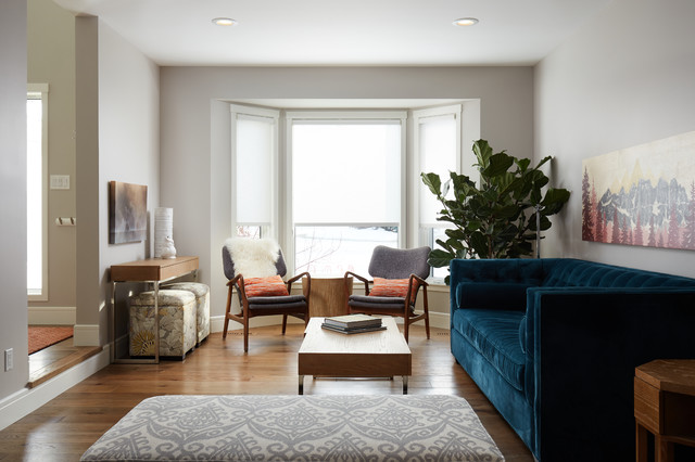 Transitional Home Remodel nyklassisk-dagligstue