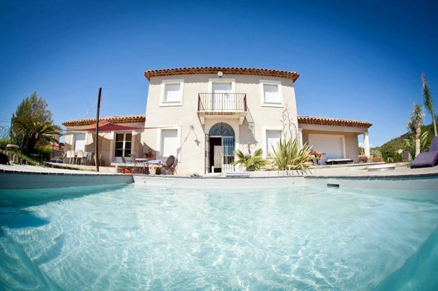 Projets mediterranean-pools-and-hot-tubs