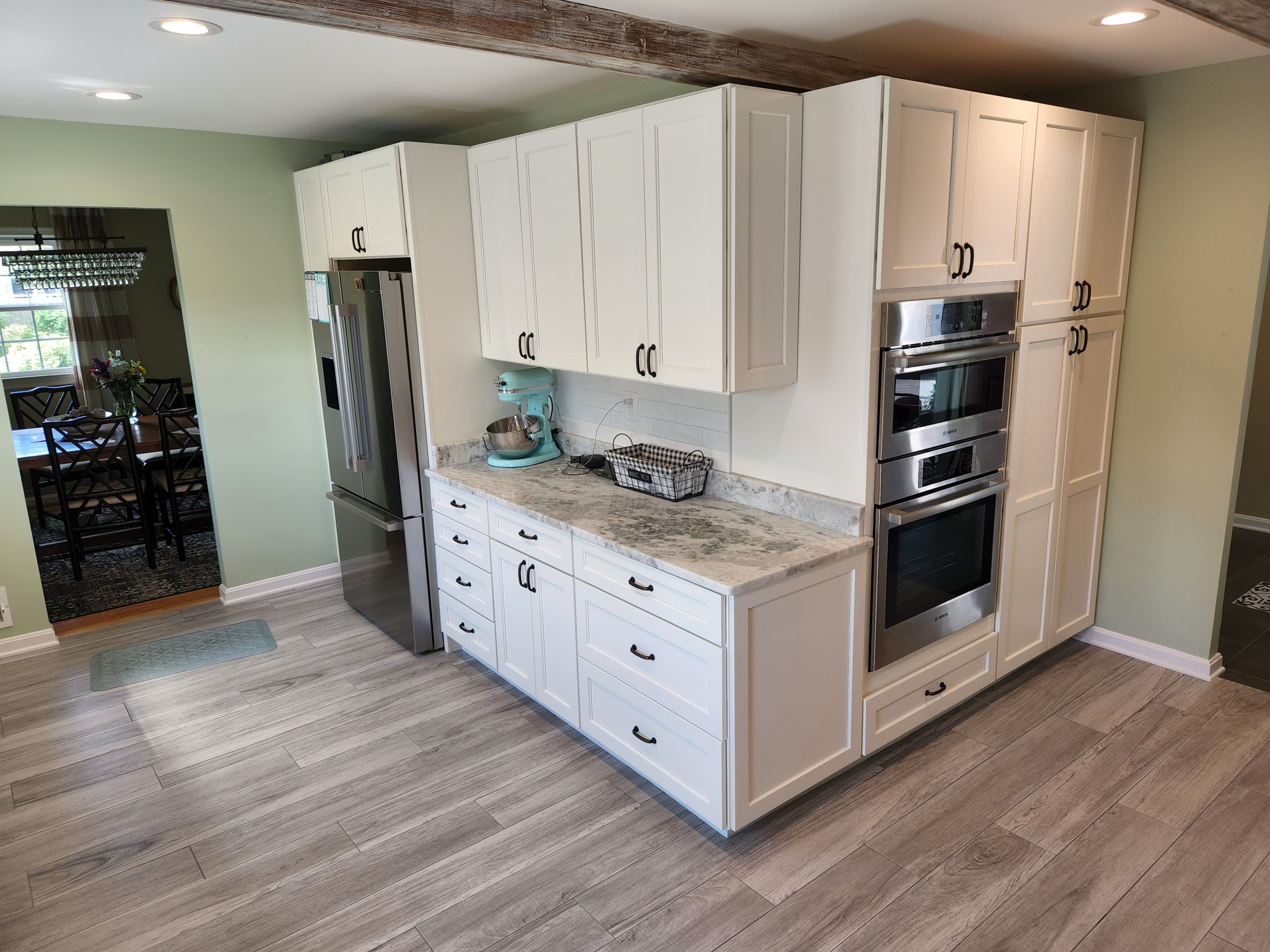 White Potomac Kitchen