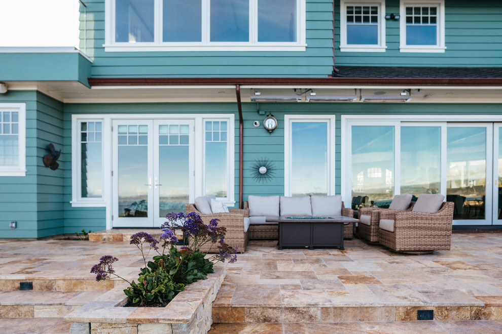 Inspiration for a mid-sized backyard landscaping.