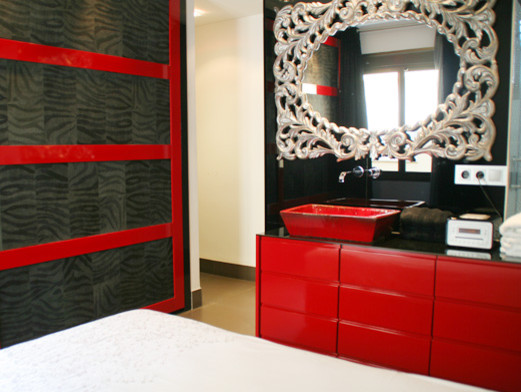 Cuarto de baño rojo: gris y cuarto de baño rojo el diseno. detalle ...