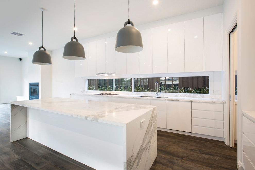 Photo of a contemporary kitchen in Melbourne.