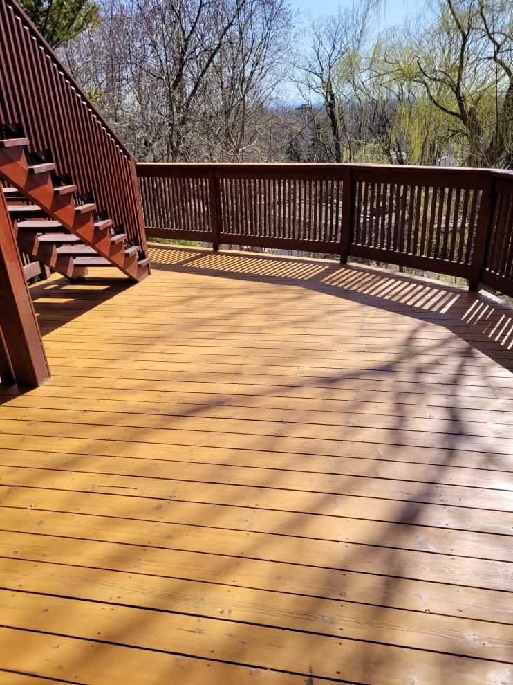 Deck Sanding & Staining