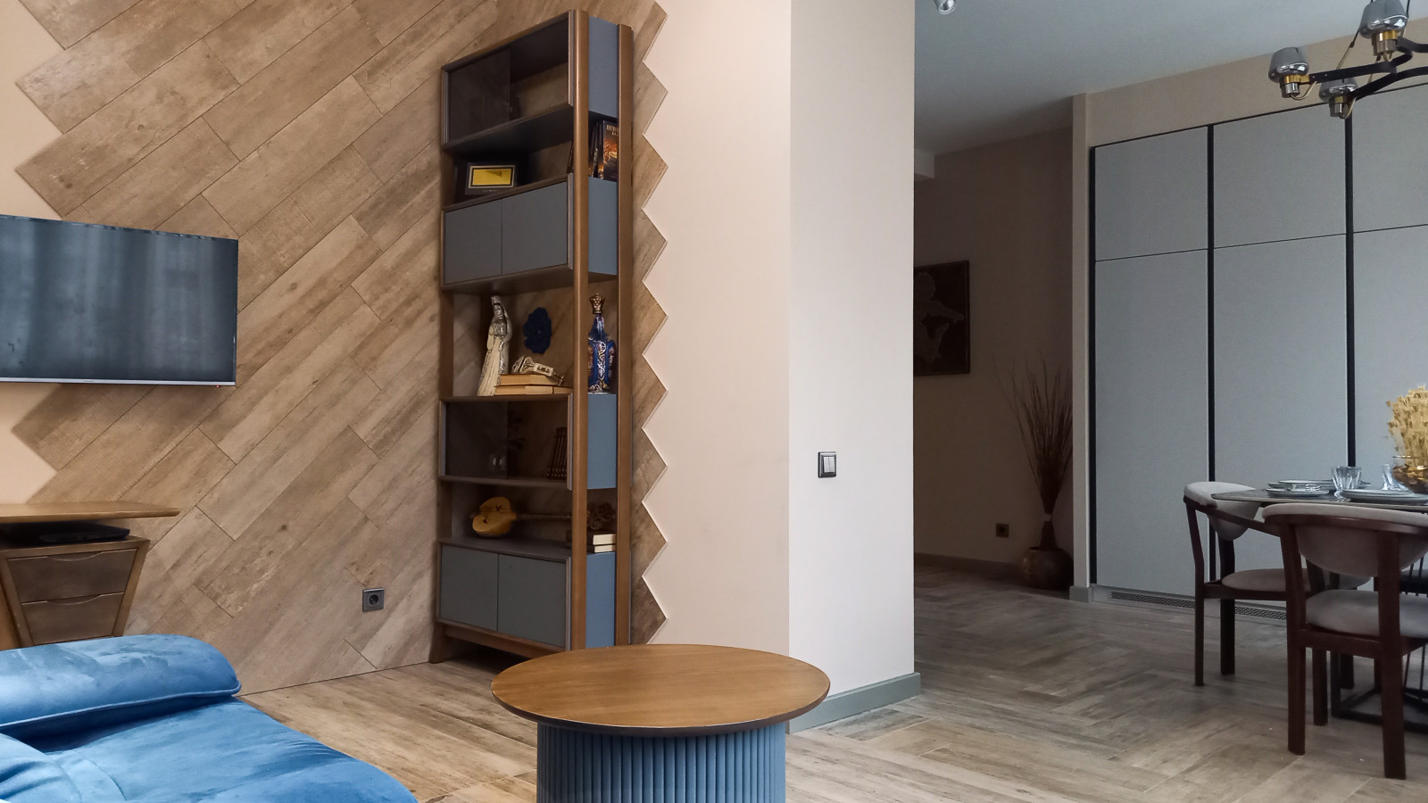 Мужской характер. Гостиная - кухня