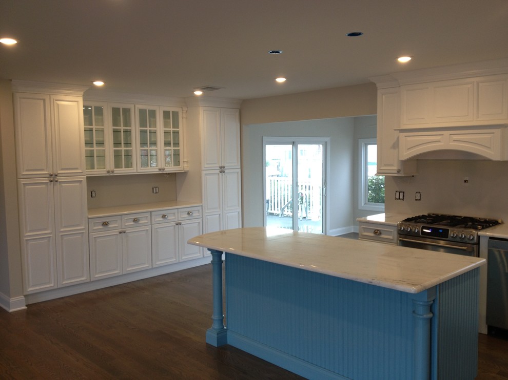 Transitional kitchen photo in New York