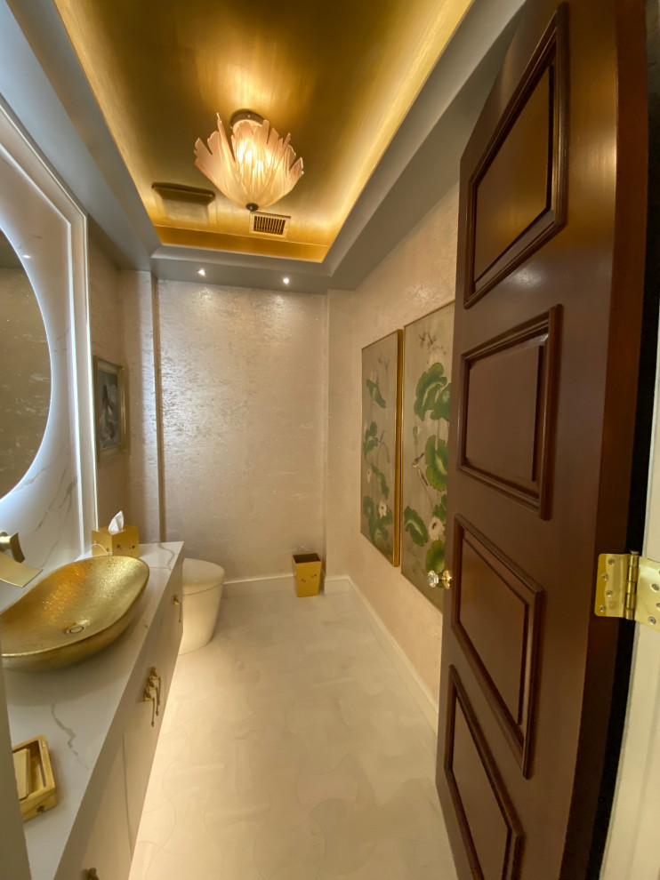 This is an example of a modern powder room in Los Angeles.