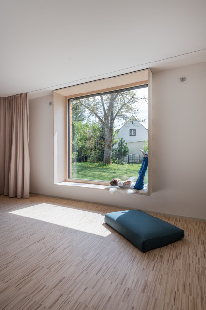 Hausfuchs family-room