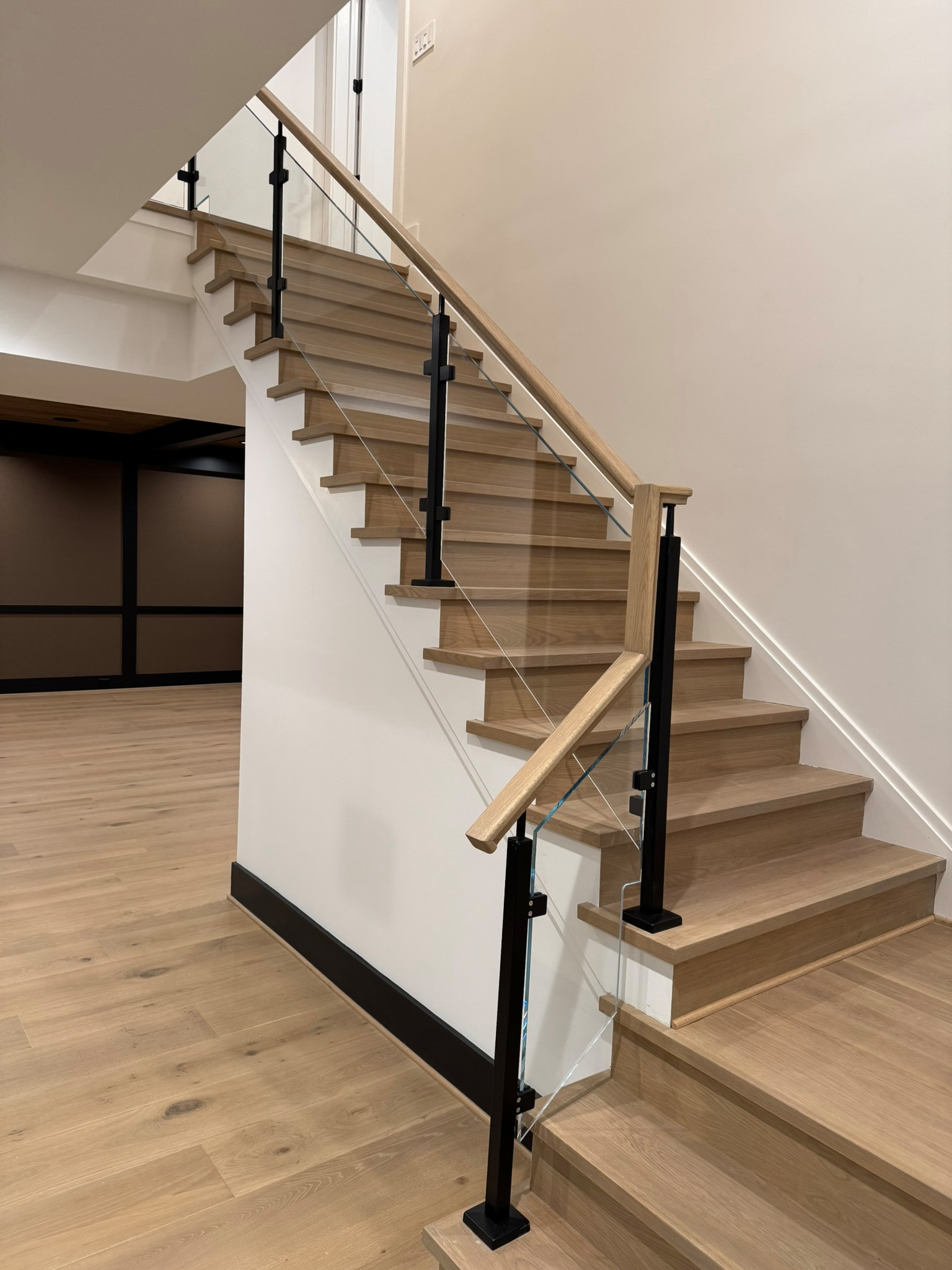 134_Modern White Oak Stair with Glass Balustrade, Vienna, VA 22180