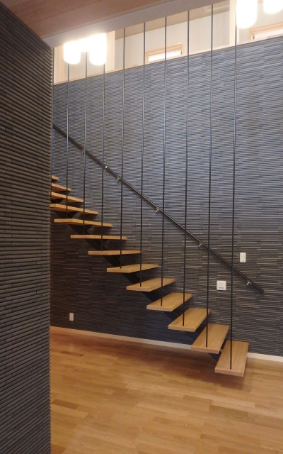 高崎／庭園の家 moderno-escalera