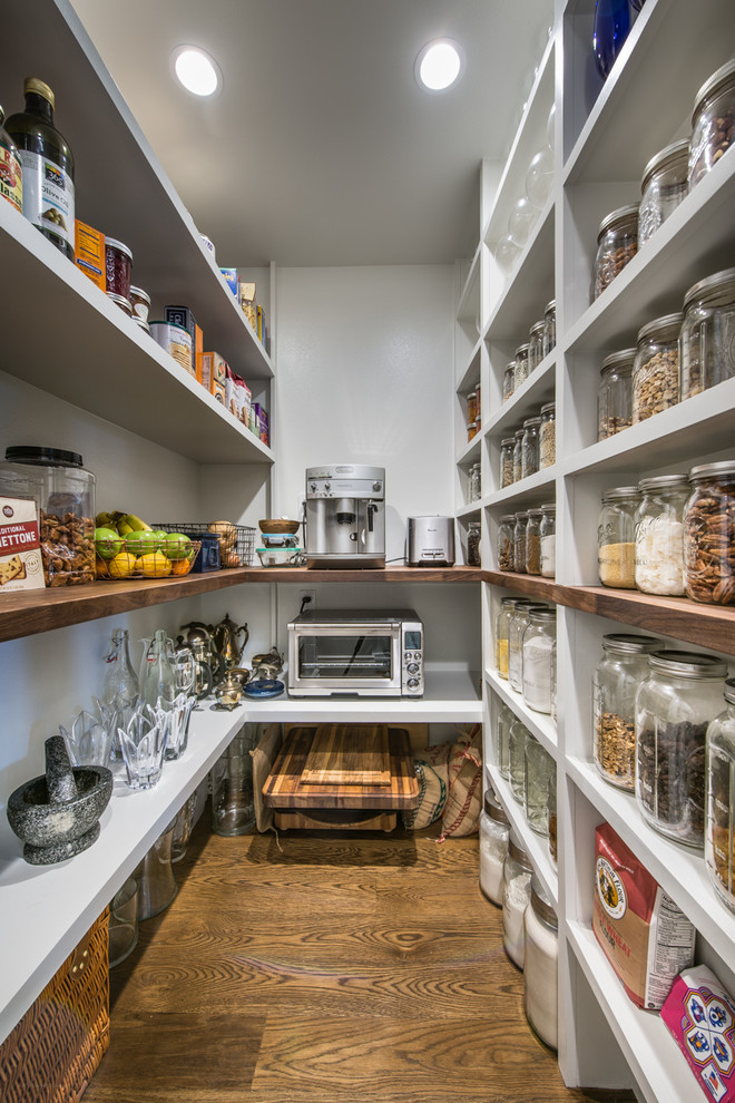Kitchen - transitional kitchen idea in Denver