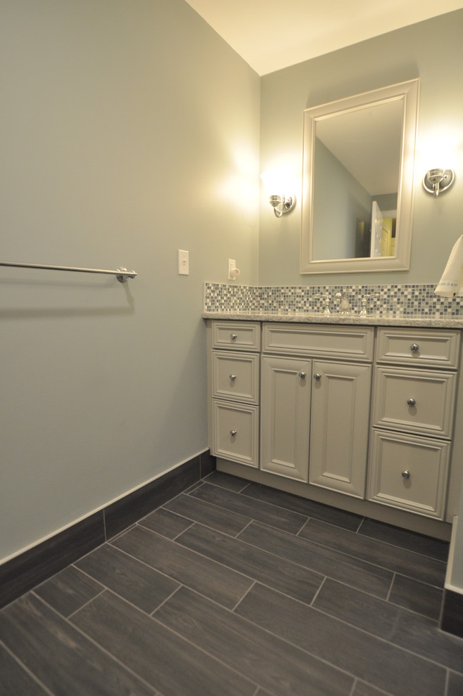 Spacious Master bathroom in cool hues - Project 3121