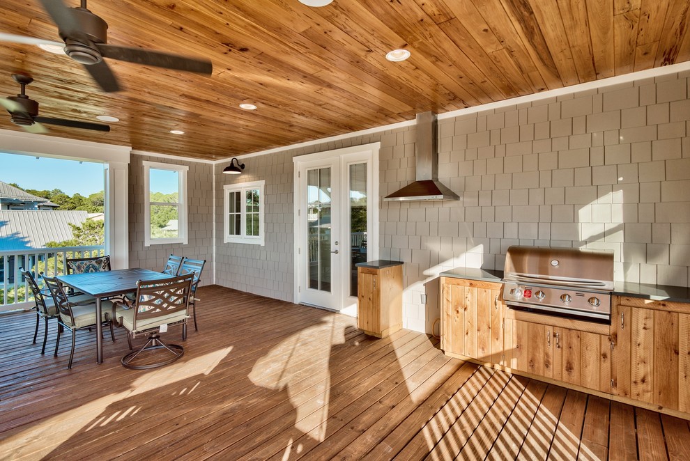 Example of a transitional home design design in Miami