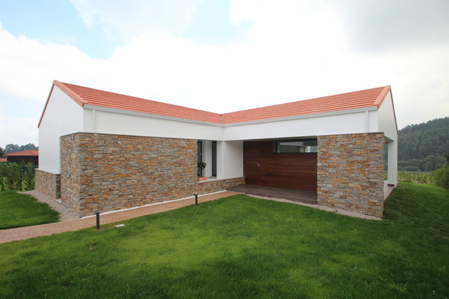 VIVIENDA UNIFAMILIAR LLASCARAS modern-exterior