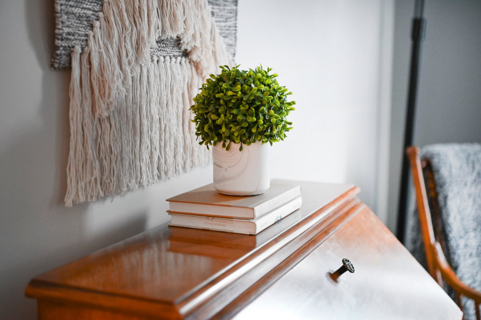 Inspiration for a transitional home design remodel in Chicago