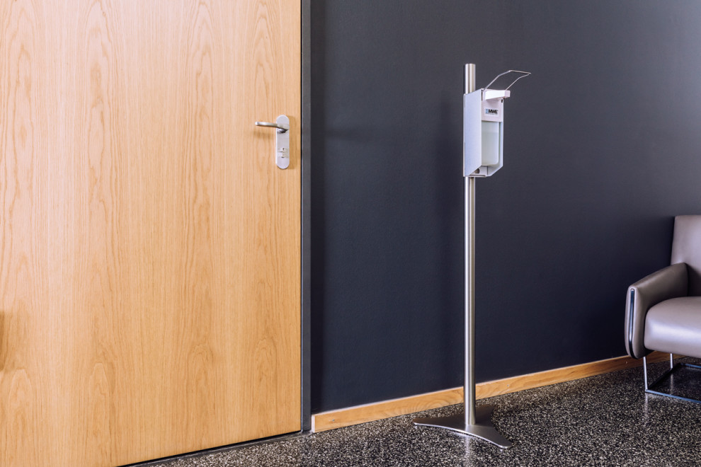 Диспенсер для антисептика, напольный. Материалы: латунь и нержавеющая сталь!