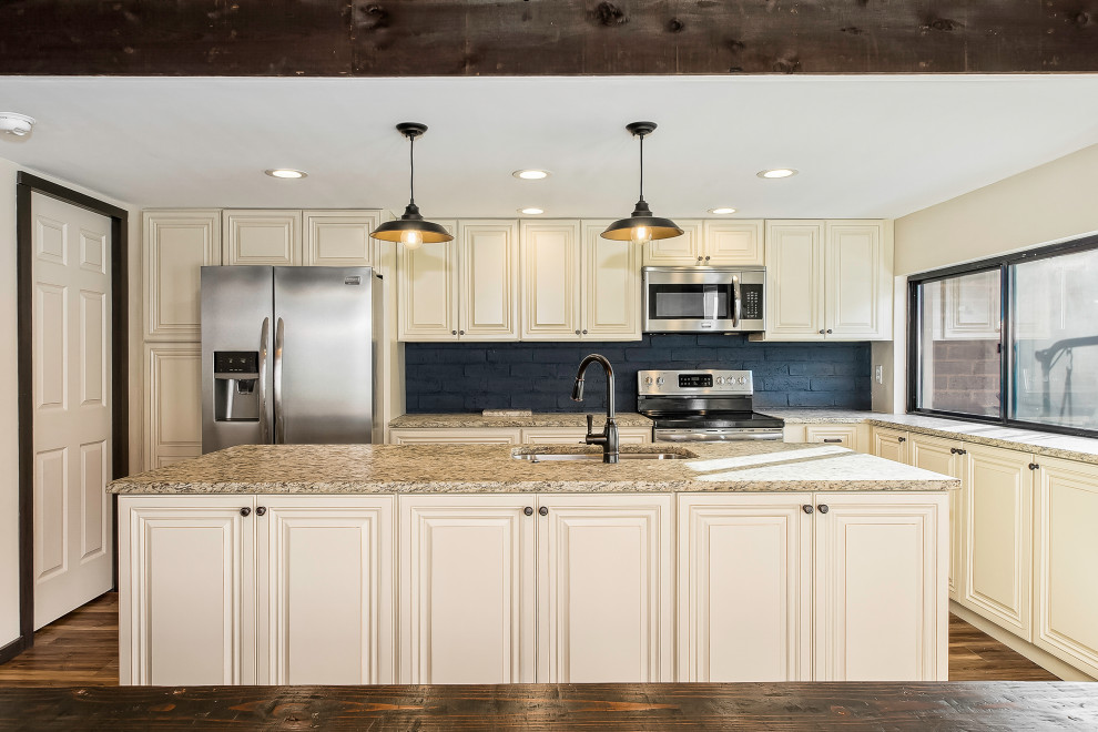 Kitchen - kitchen idea in Columbus