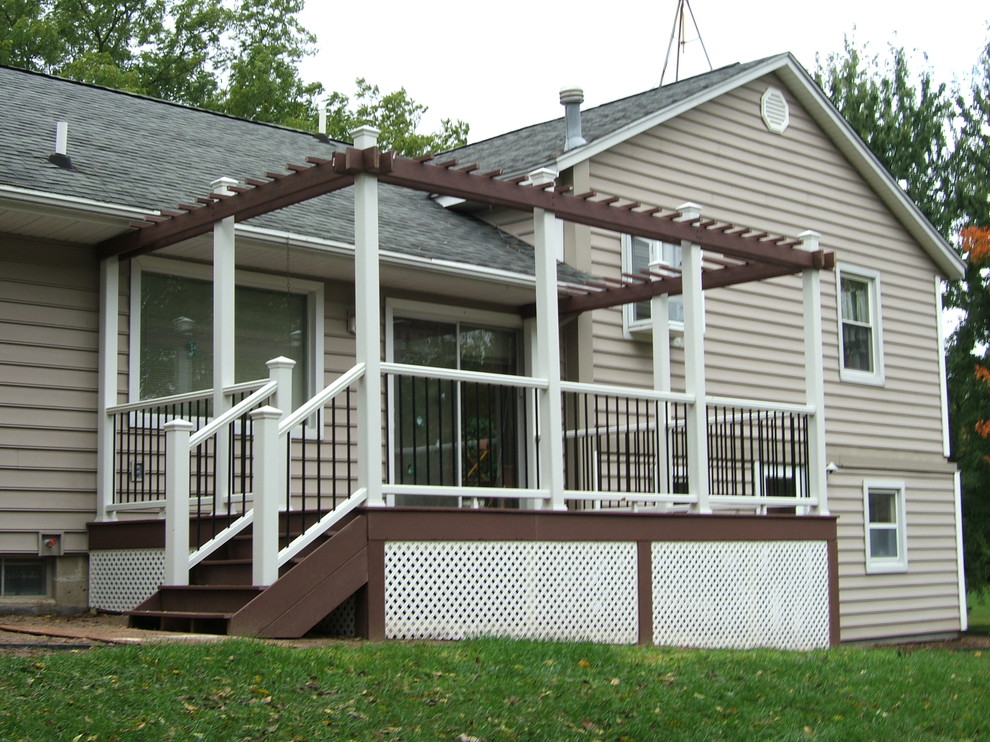 Home design - traditional home design idea in Grand Rapids