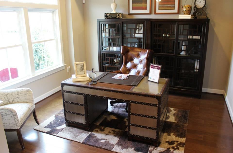 Design ideas for a traditional home office in Baltimore.