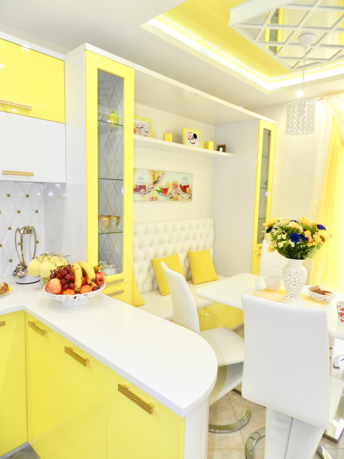 Ярки краски в современном мире.