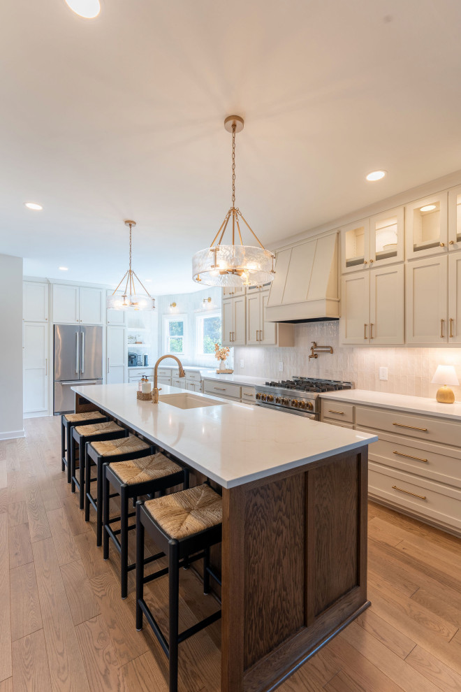 Contemporary Indian Lake Kitchen