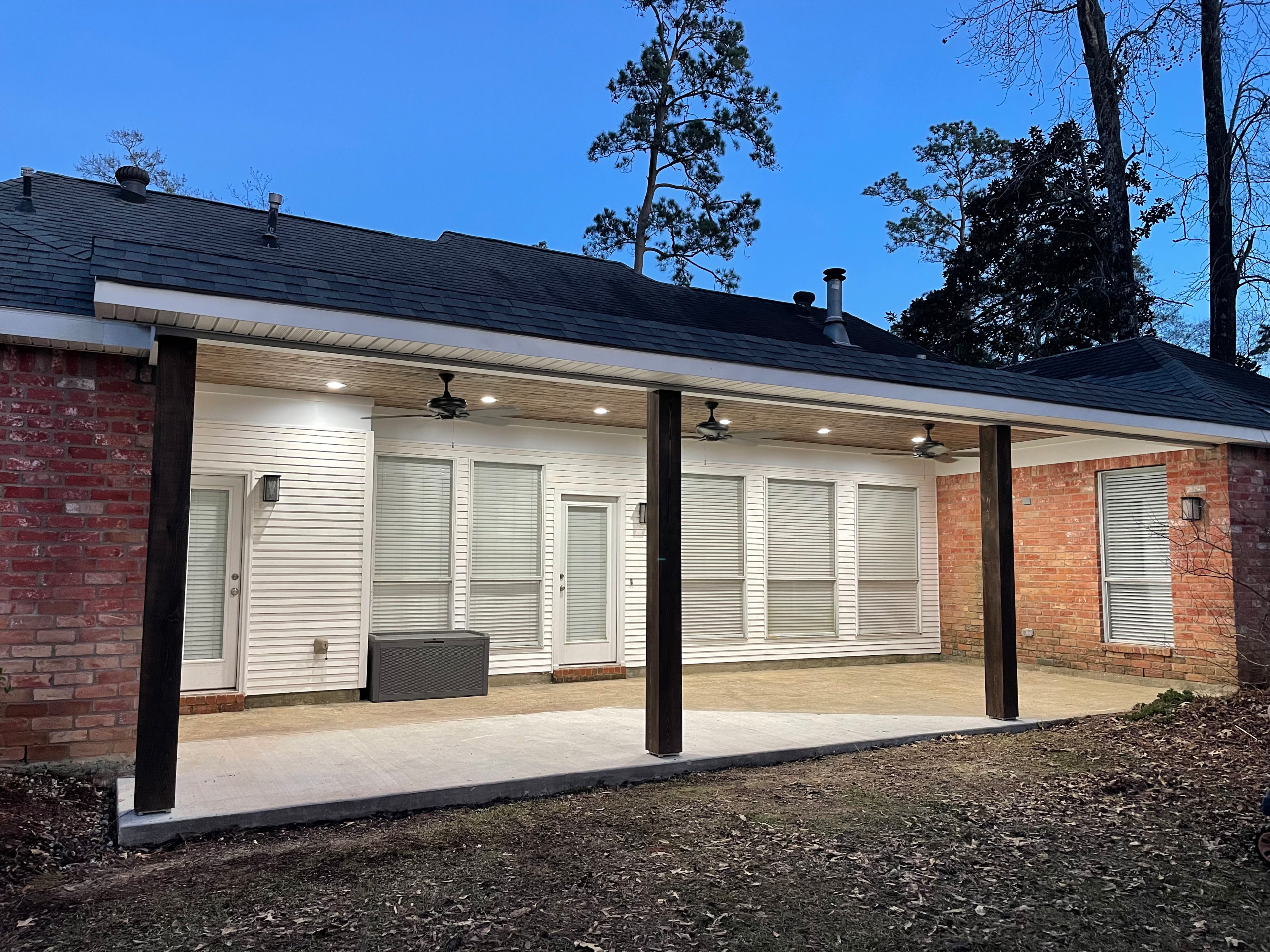 KK / Overhang Patio