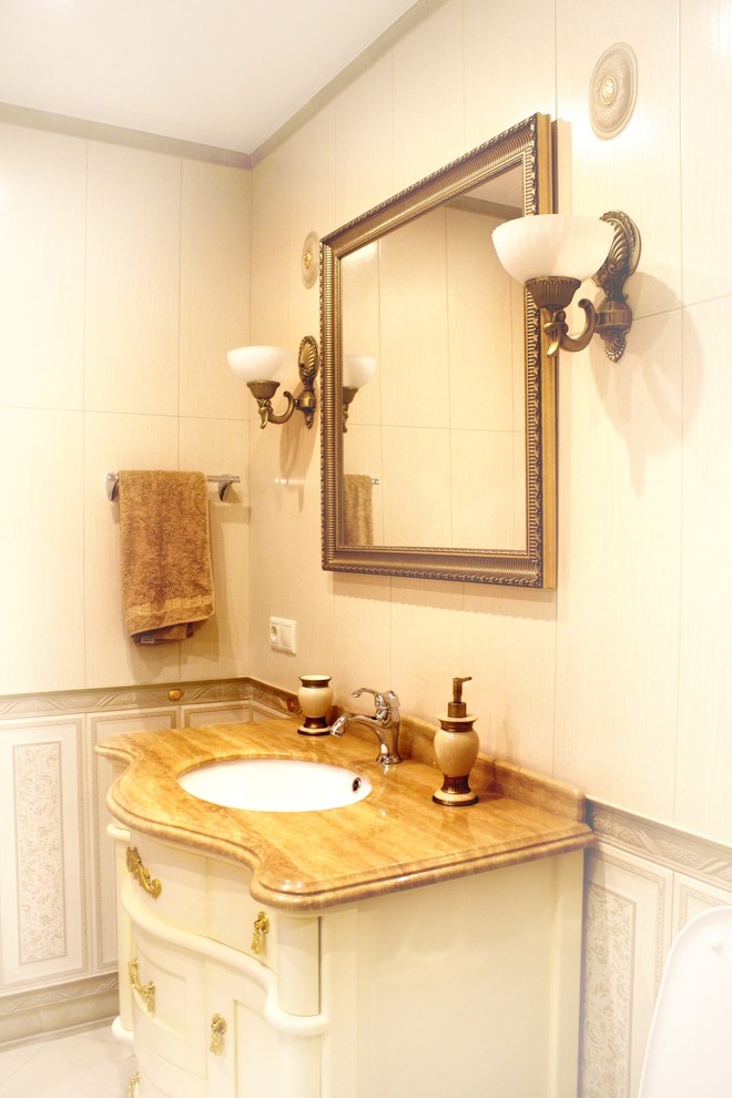 Натяжные потолки в квартире "классического стиля"