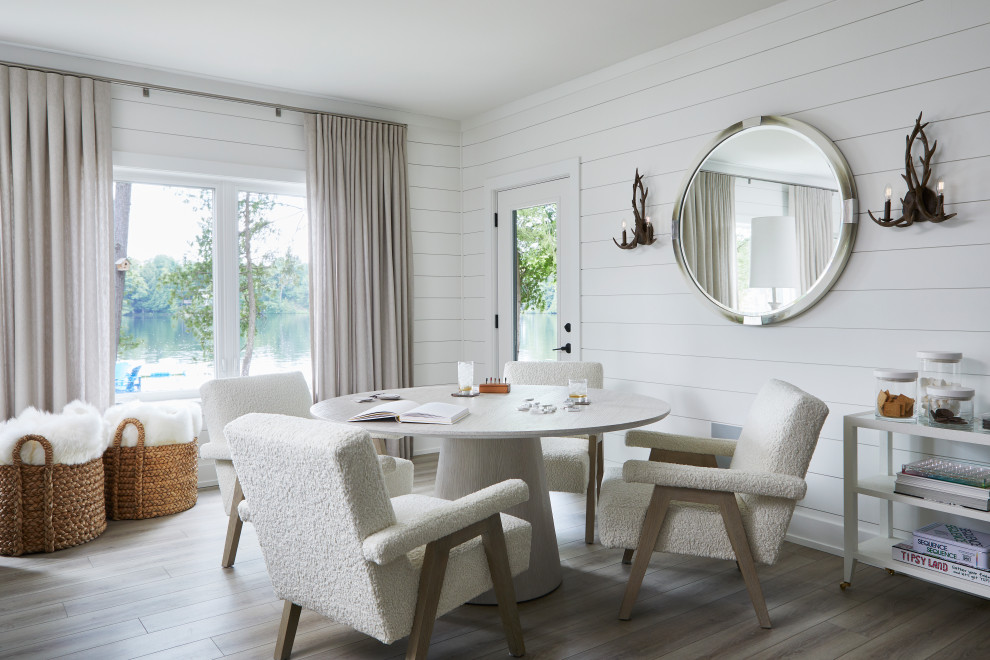 Dining room - rustic dining room idea in Toronto