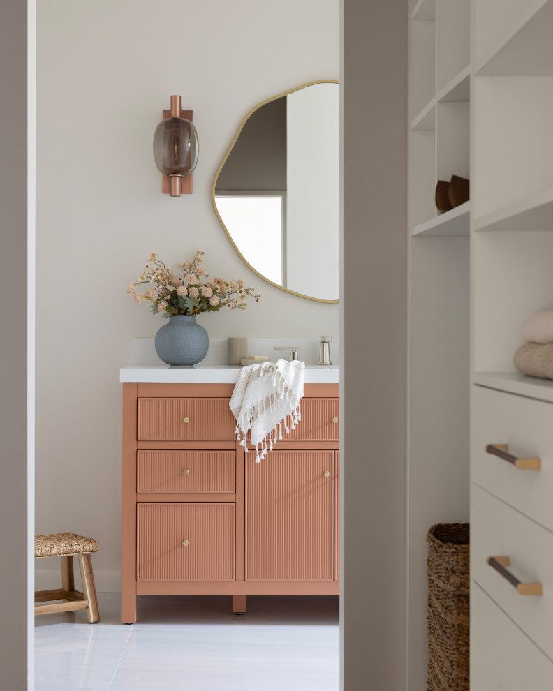 Example of a transitional home design design in San Francisco