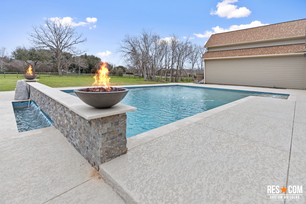 Rolling Woods - Outdoor Patio & Pool