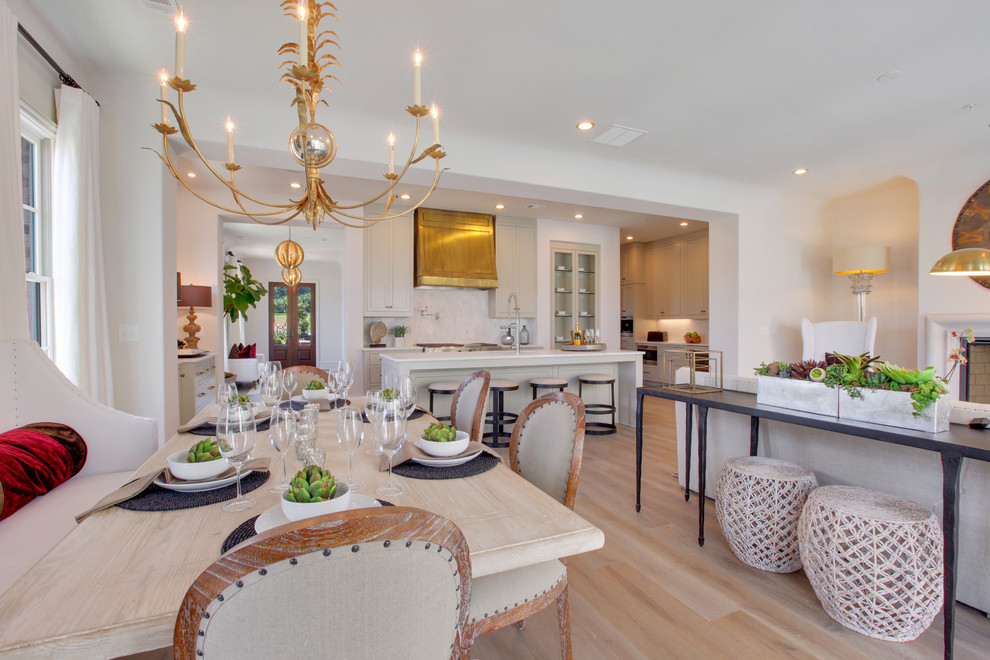 Kitchen - transitional kitchen idea in Atlanta