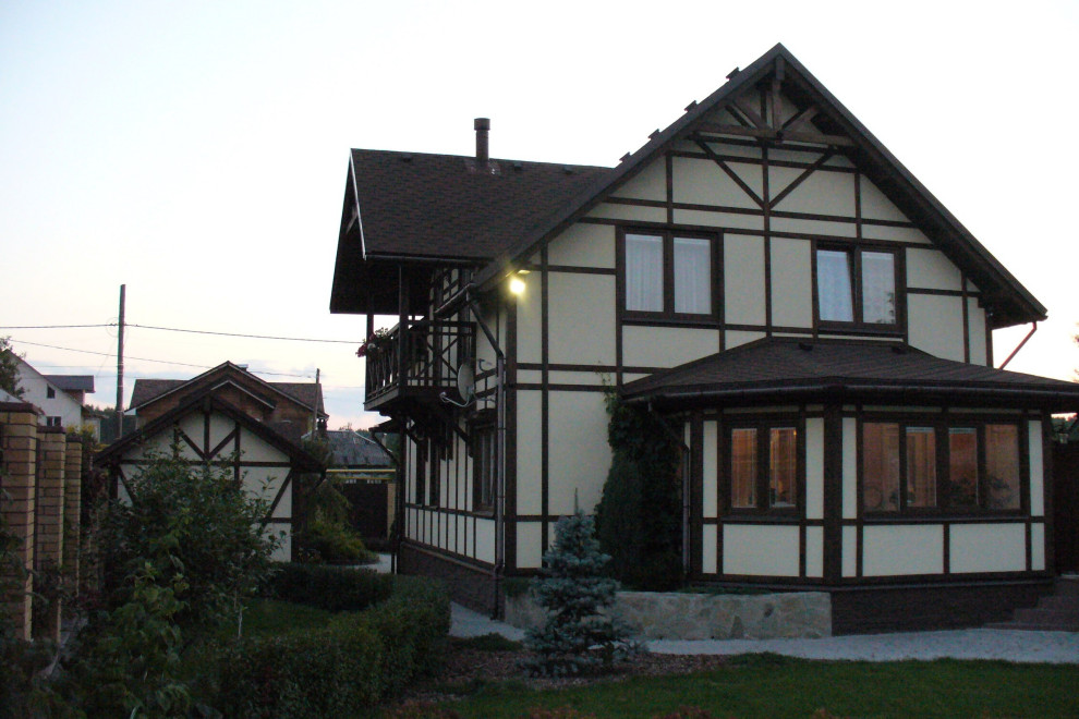 Свердловская обл., п. Коптяки. 2х- этажный Жилой дом.  Общая площадь 165м2.