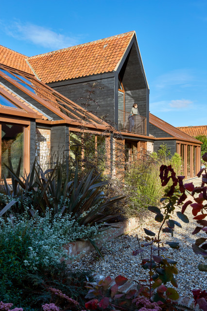 Modern barn conversion landstil-hus-og-facade